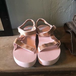 Pink mid platform Tevas